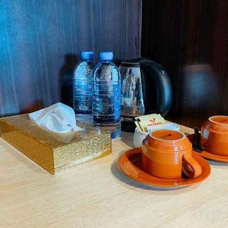 Lucky Star Hotel Nagoya Buitenkant foto
