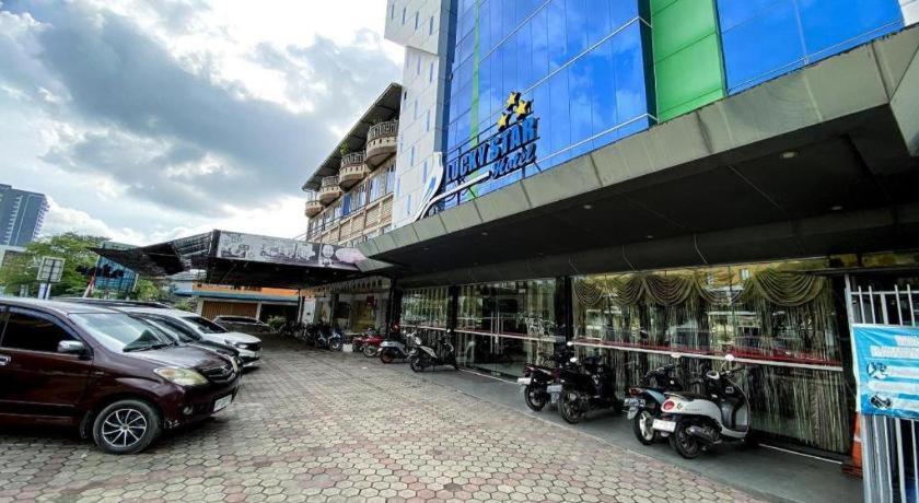 Lucky Star Hotel Nagoya Buitenkant foto