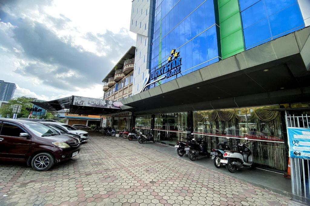 Lucky Star Hotel Nagoya Buitenkant foto