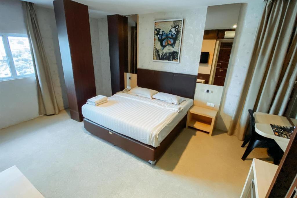 Lucky Star Hotel Nagoya Buitenkant foto