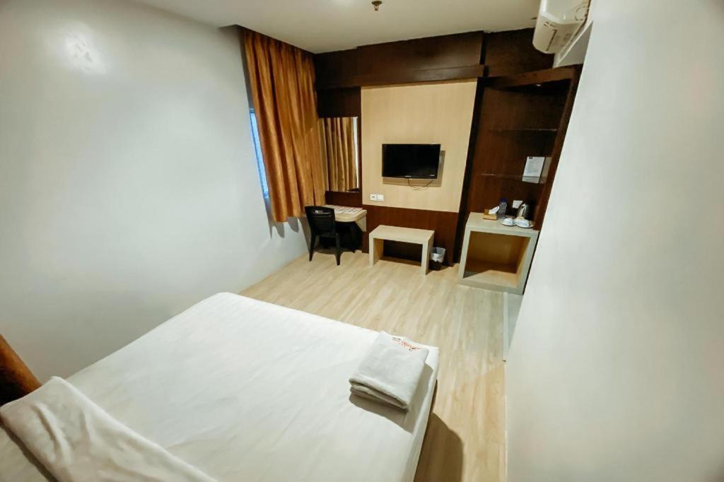 Lucky Star Hotel Nagoya Buitenkant foto